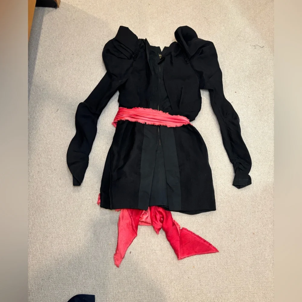 ****SOLD*** Louis Vuitton Fall 2009 Runway Black Dress with Pink Sash - Picture 8 of 11